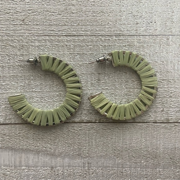 A Chance of RAINBOWS - Green hoop earrings - Picture 4 of 4